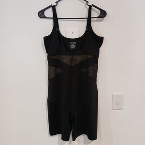 Cacique Elegant Black Shapewear Bodysuit